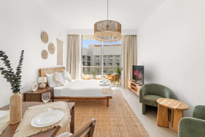 VayK - Stylish & Cozy Studio Apartment in JVC